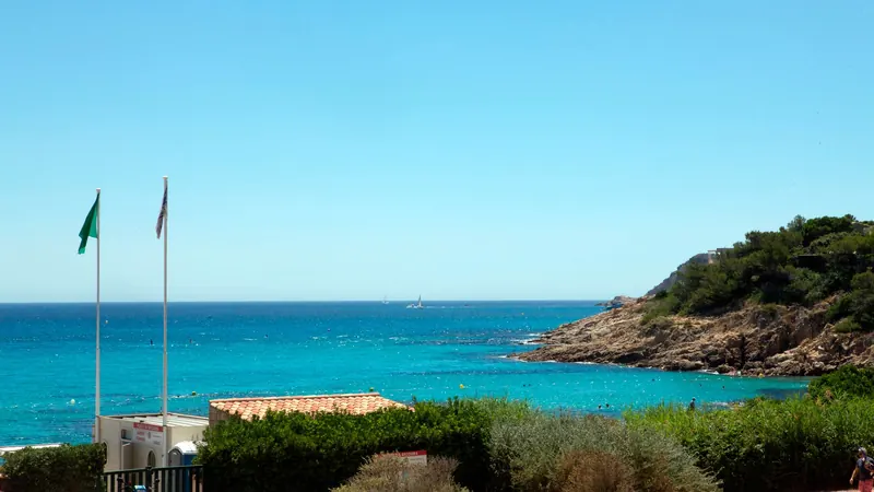 La mer près de la plage de l'Escalet